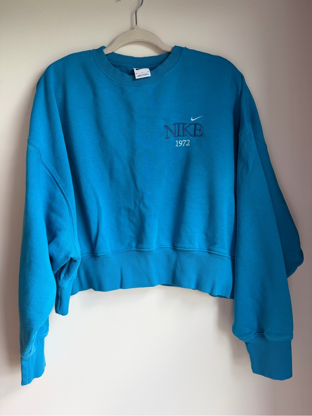 Nike Phoenix Women's Bright Teal Cropped Crewneck Sweatshirt